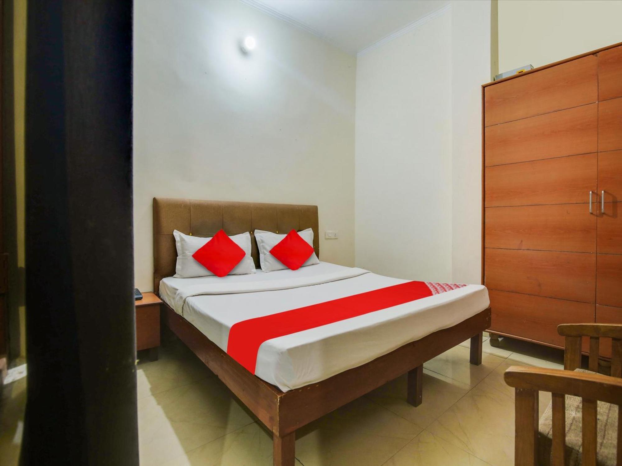 Hotel O Platinum Inn Nayagaon Bagian luar foto