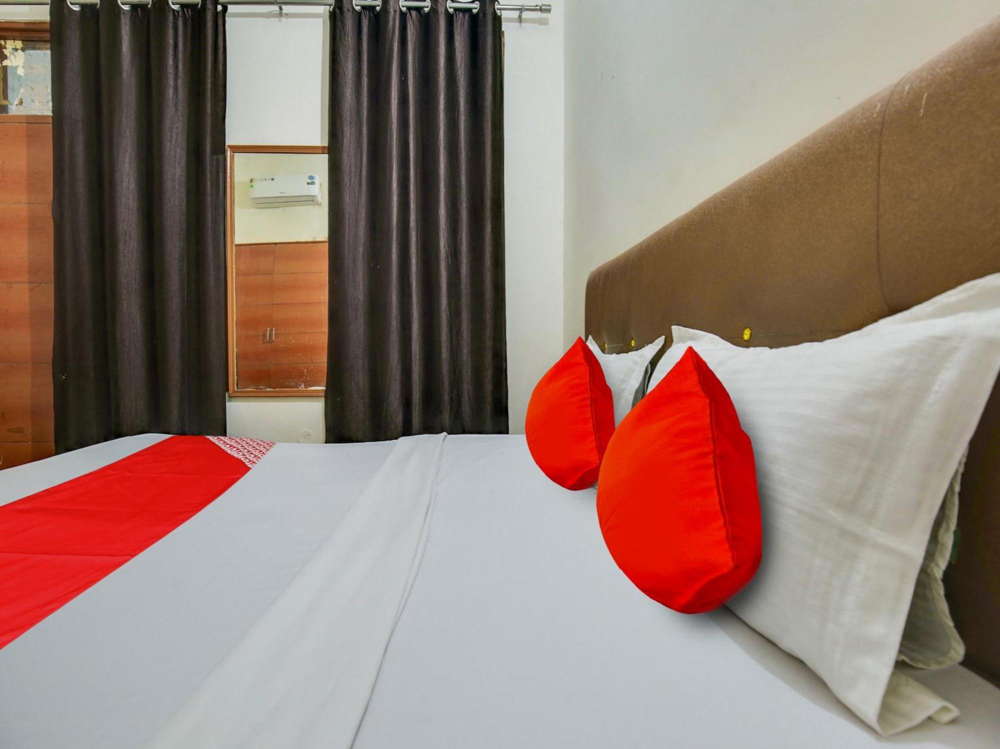 Hotel O Platinum Inn Nayagaon Bagian luar foto