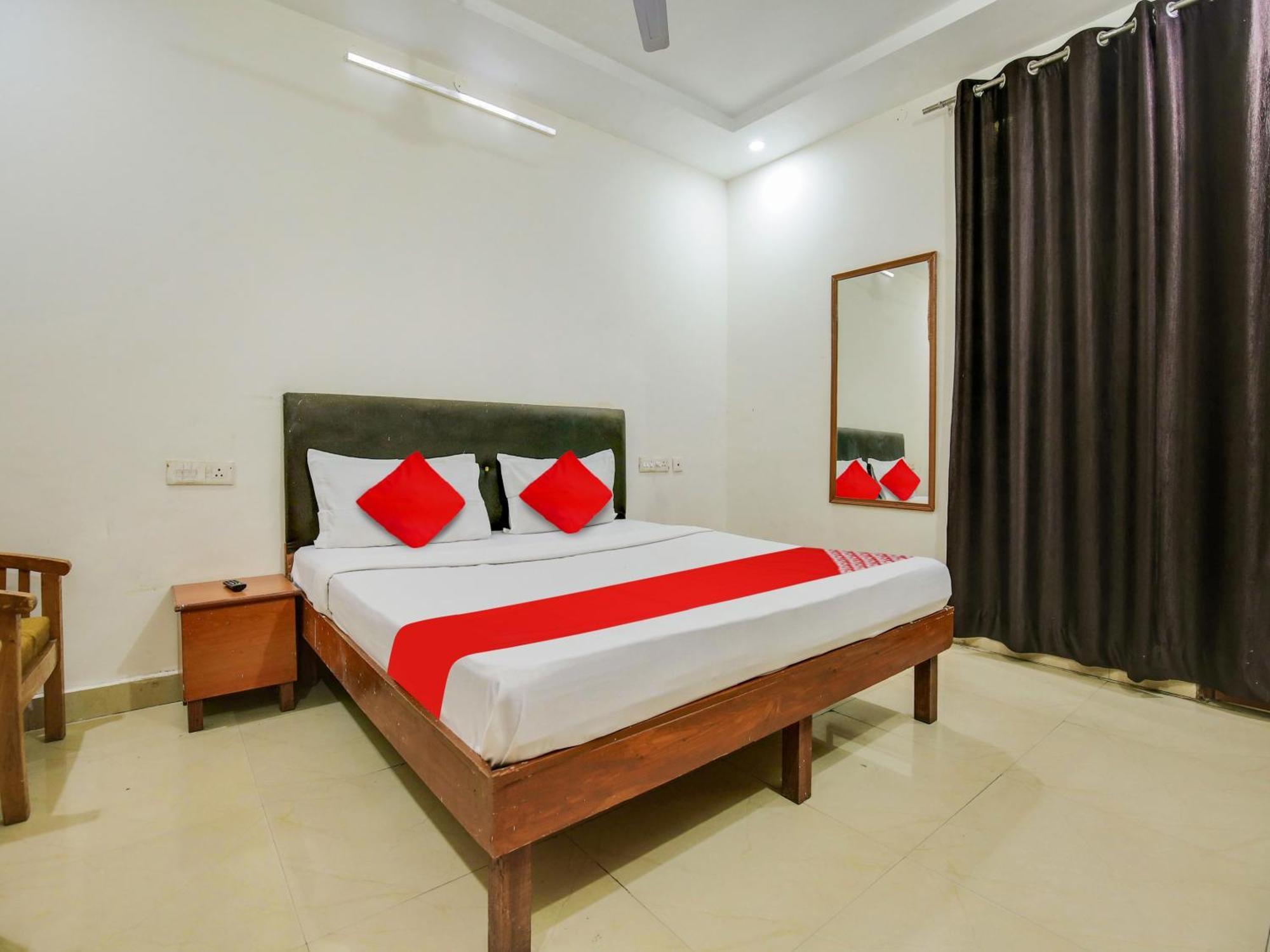 Hotel O Platinum Inn Nayagaon Bagian luar foto