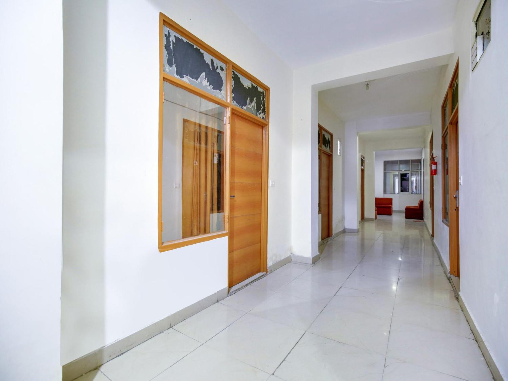 Hotel O Platinum Inn Nayagaon Bagian luar foto