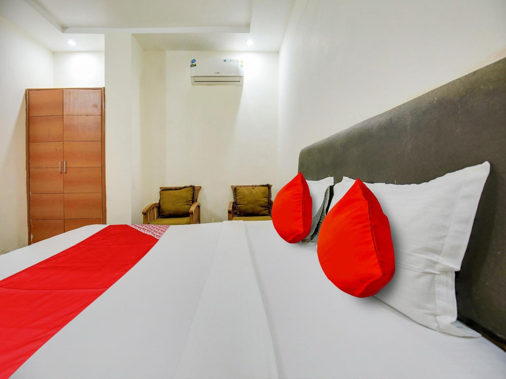 Hotel O Platinum Inn Nayagaon Bagian luar foto
