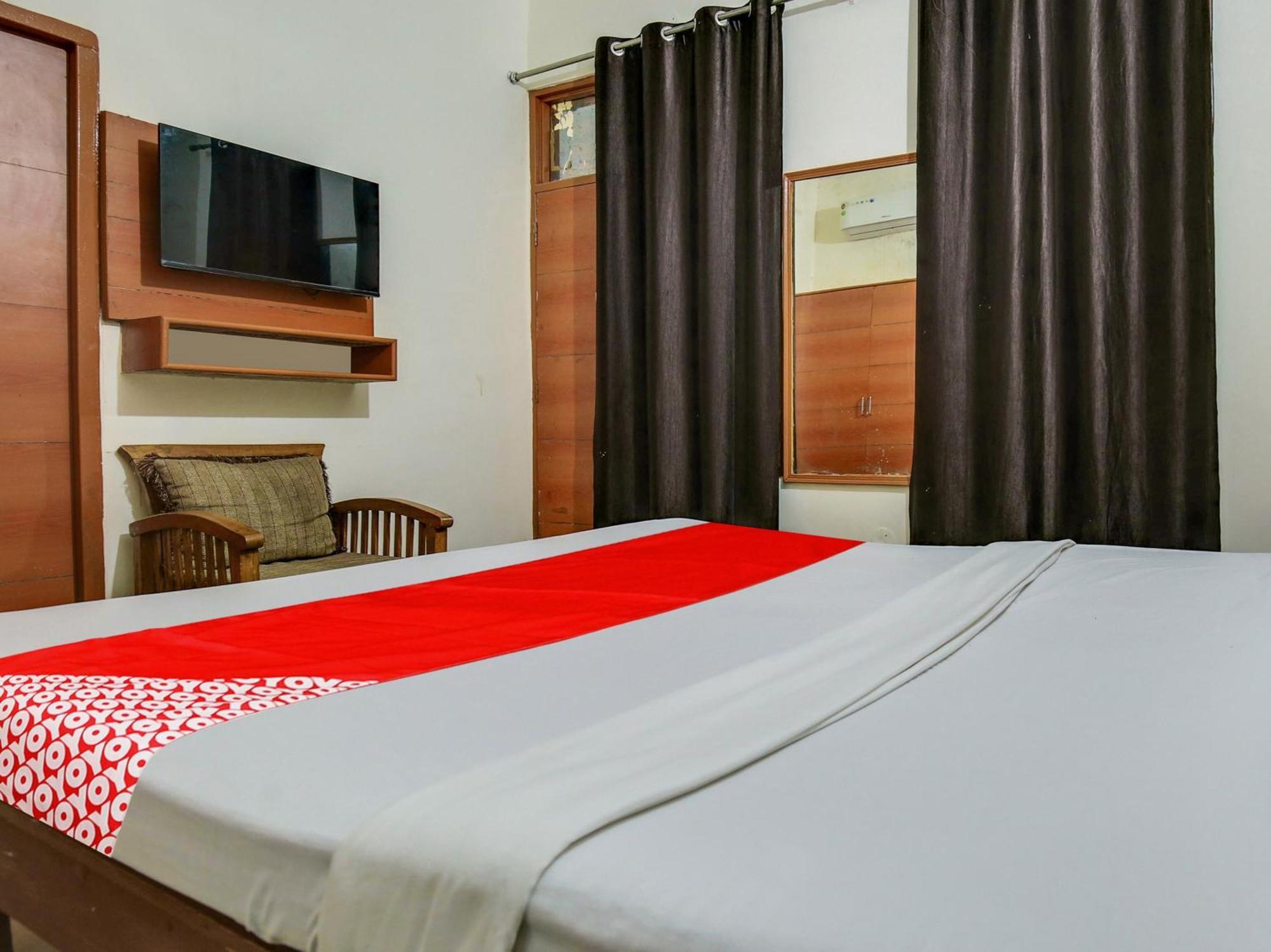Hotel O Platinum Inn Nayagaon Bagian luar foto